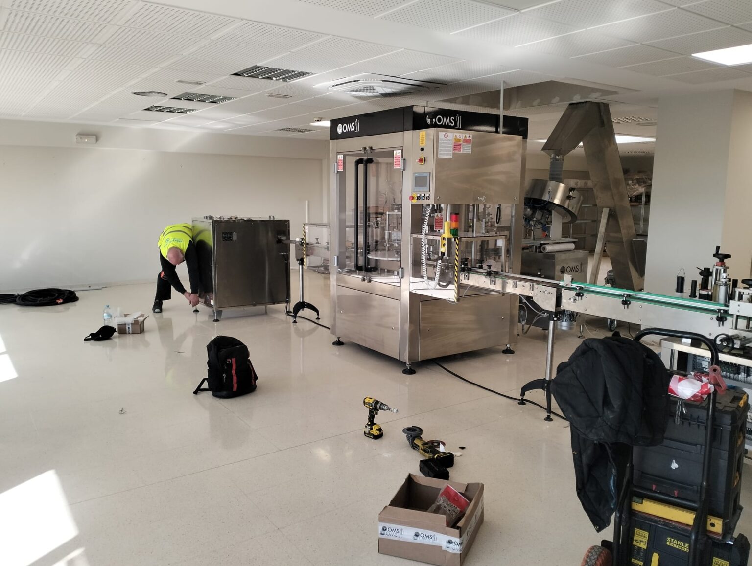 Instalaciones eléctricas industriales en Valencia con normativa técnica vigente