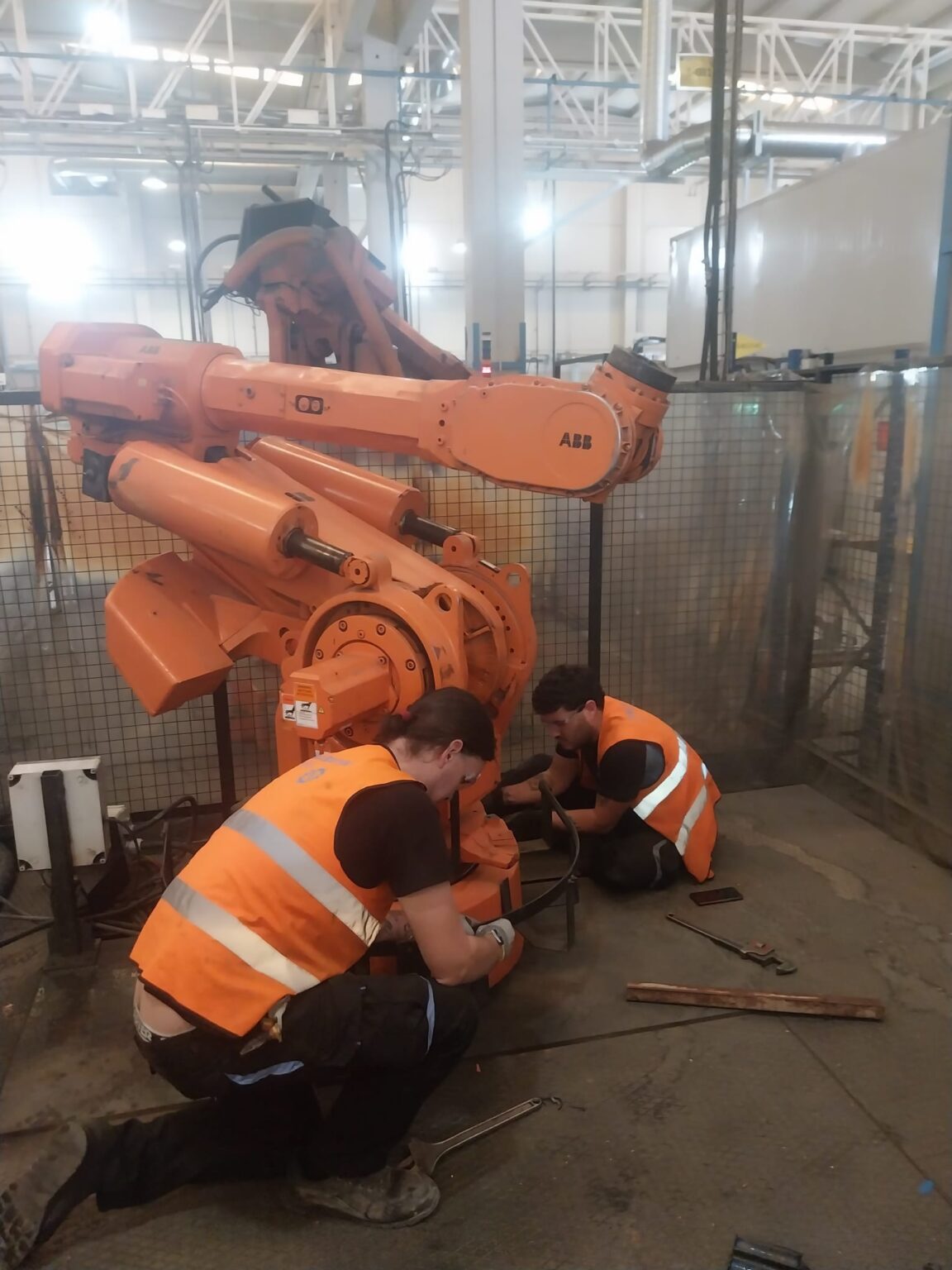 Servicio de mantenimiento eléctrico para maquinaria y líneas de producción en Valencia