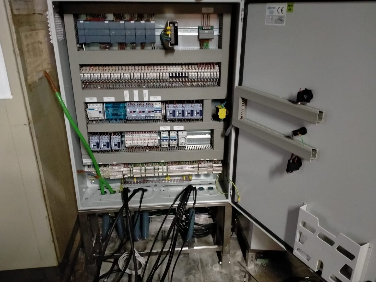FERRELECRIC SISTEMAS diseño y montaje de instalaciones eléctricas de baja y media tensión
